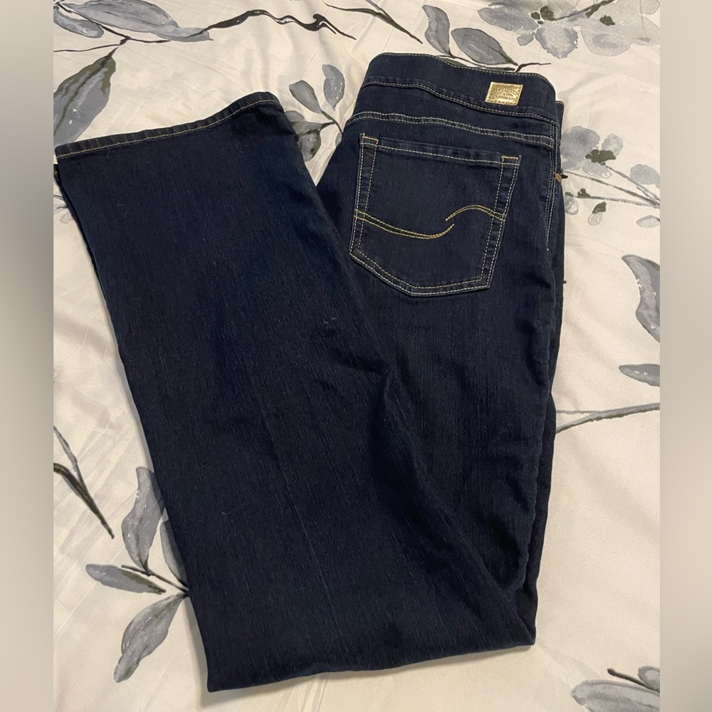 Levi's totally shaping pull on boot cut excellent condition Size 14 L/C